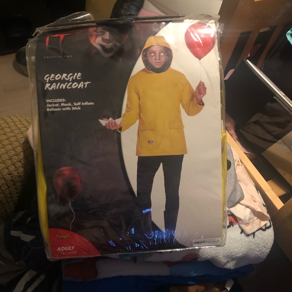 Georgie Raincoat Costume - Yellow rain jacket with red ballon adult size